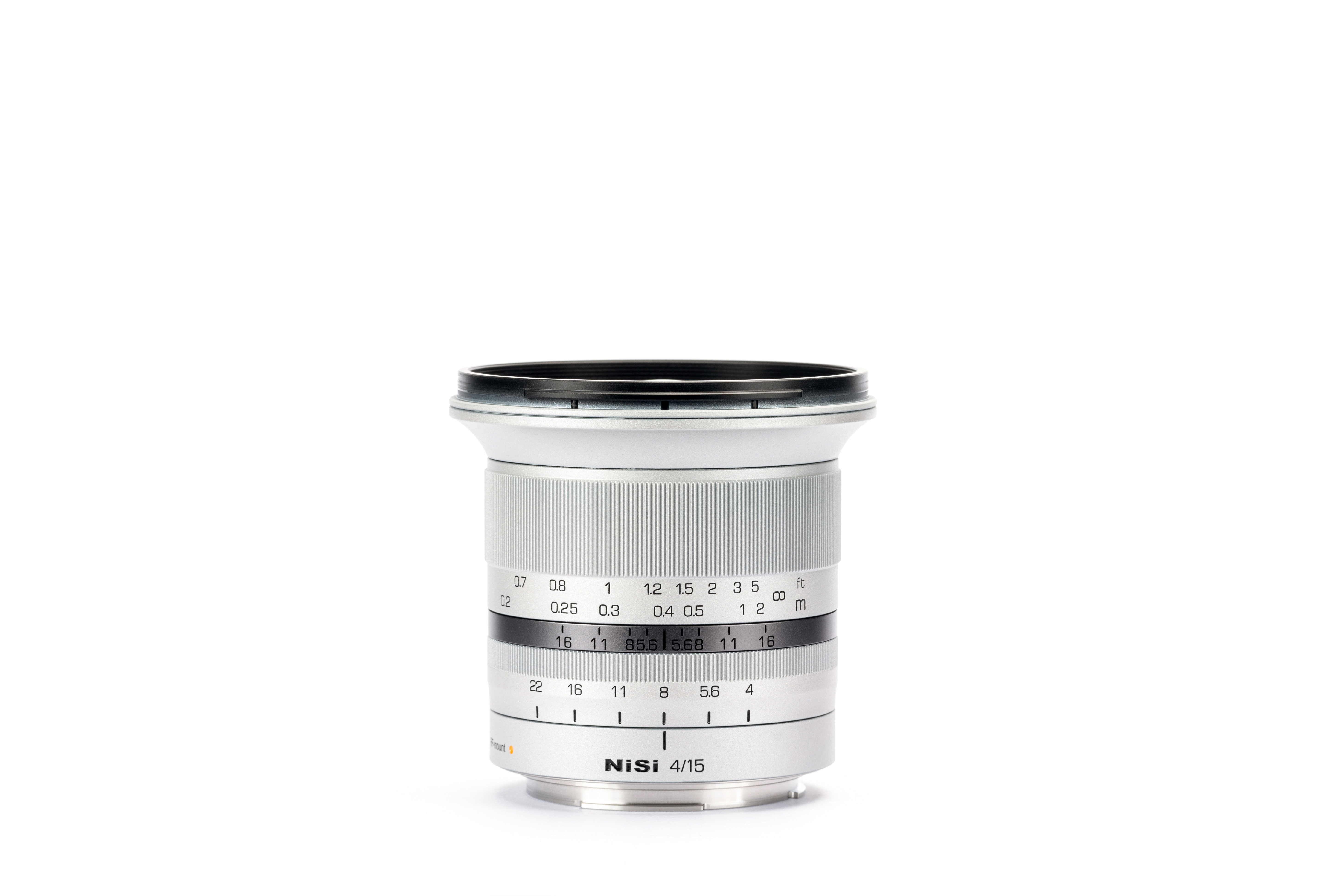 NiSi 15mm F4.0 Limited Edition in Perlweiss ohne Sonnenblende Frontalansicht