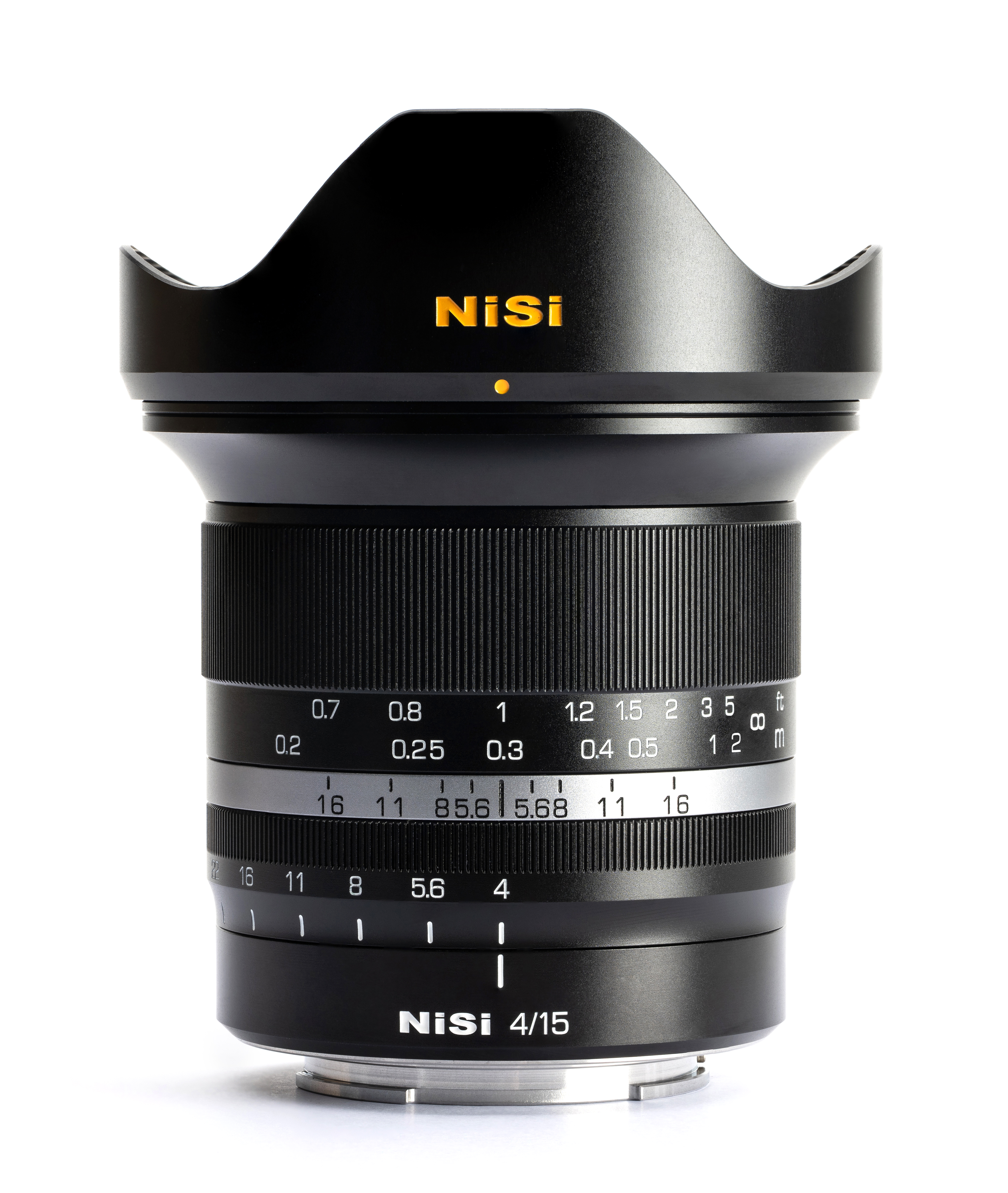 NiSi 15mm F4.0 Frontalansicht mit Sonnenblende